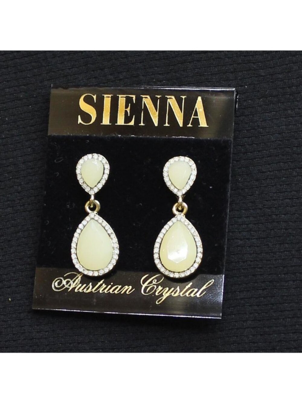 NWT Sienna Austrian Crystal Teardrop Rhinestone Earrings Cream Off White 1.5'